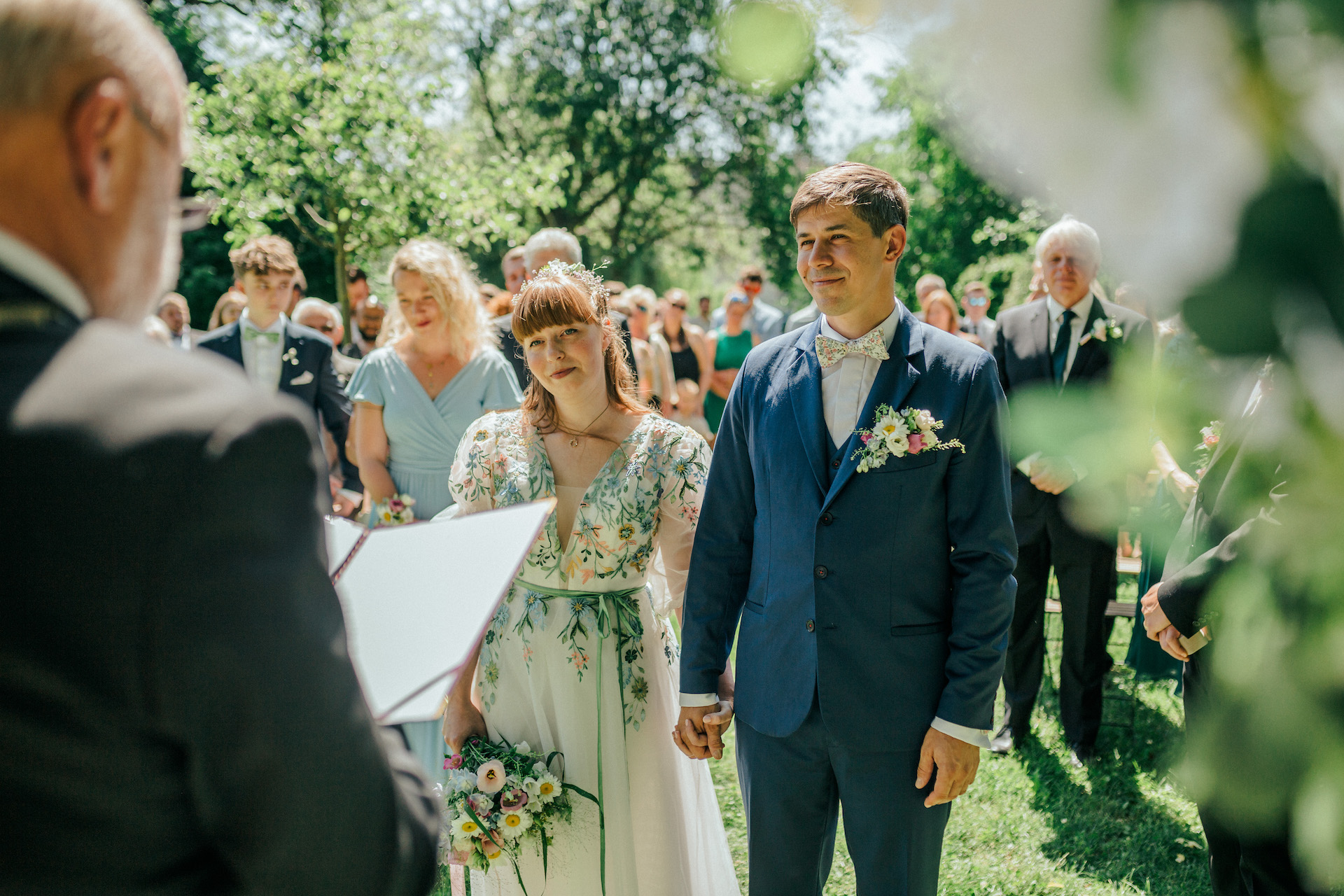 Ženich a nevěsta – romantický moment